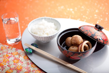 新川の醤油でほっくり煮込んだ、郷愁を誘うふるさとの味