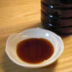 造りたての醤油を、新鮮なまま料理に