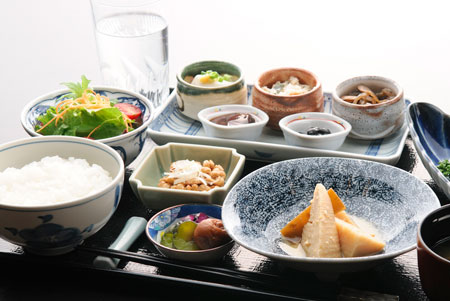 富山の食文化が凝縮した、新緑の季節を告げる煮物