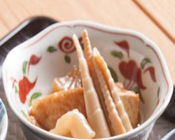 富山の食卓に春を呼ぶ、筍とすすたけの味噌煮